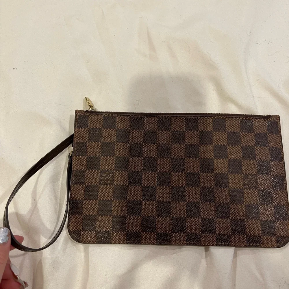 Louis Vuitton Checkered Clutch‎